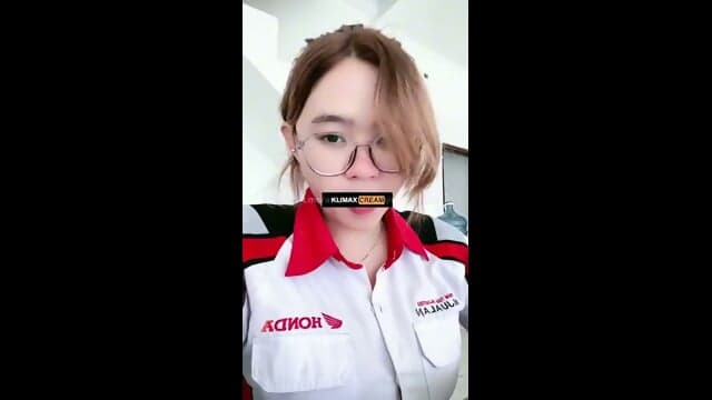 Indri sales Honda yang pernah viral