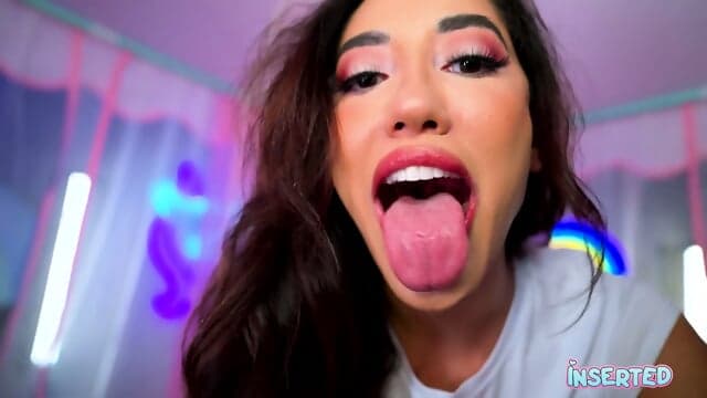 Chloe Amour - Inserted