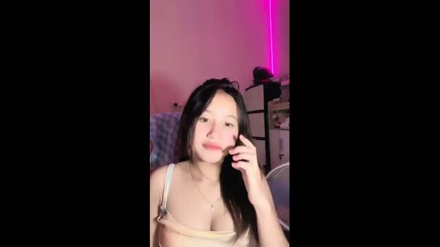 Becca Makin Cantik Seleb Binal Susunya Kencang
