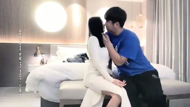 Beautiful Chinese escort 298