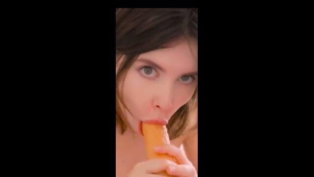 Girl Webcam Dildo Blowjob