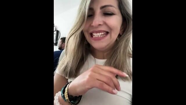 MILF Caliente Se Masturba Por Webcam  Sala Y El BaÃ±o