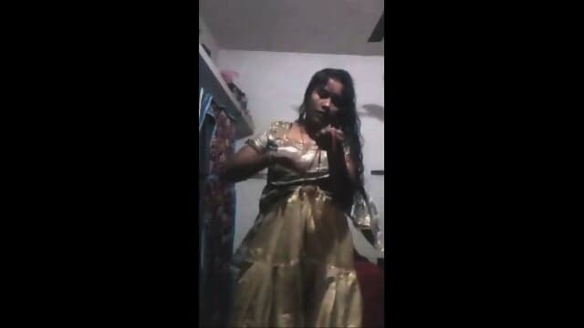 Desi Blond Sexy Indian Bhabi Strip Teasing By Removing Salwar
