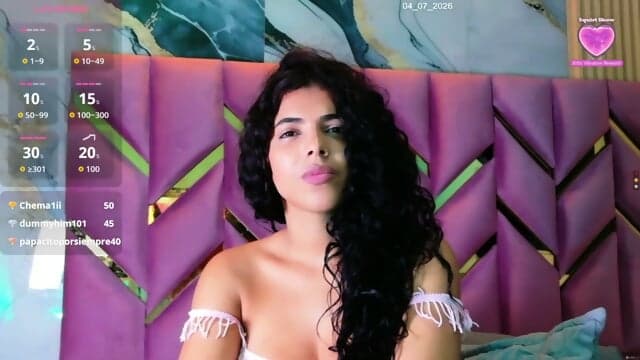 Hot Latina 1a2h3t465hw4h6t7e8974i97785o9