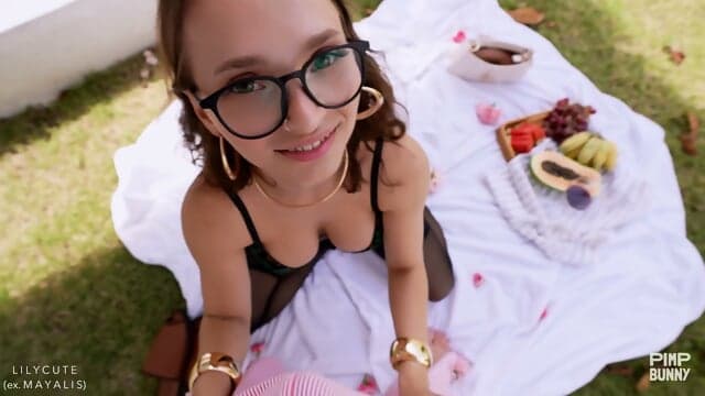 A Picknic And A Blowjob