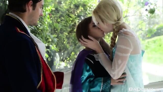 Frozen - Elsa & Anna Cosplay Threesome